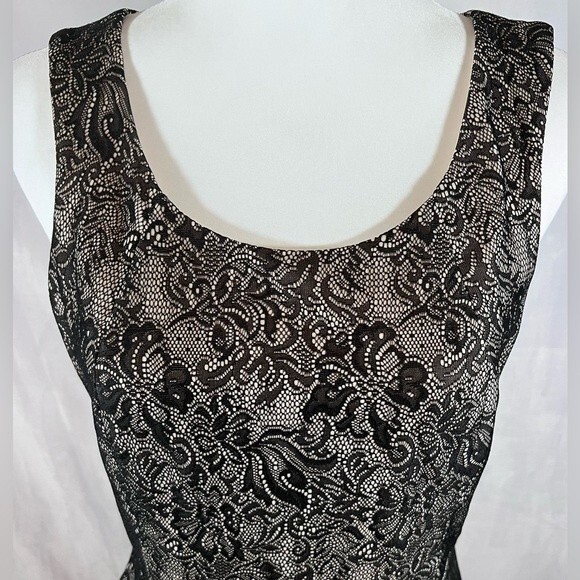 Express black and nude lace illusion fit and flare dress size medium NWOT - Picture 3 of 6
